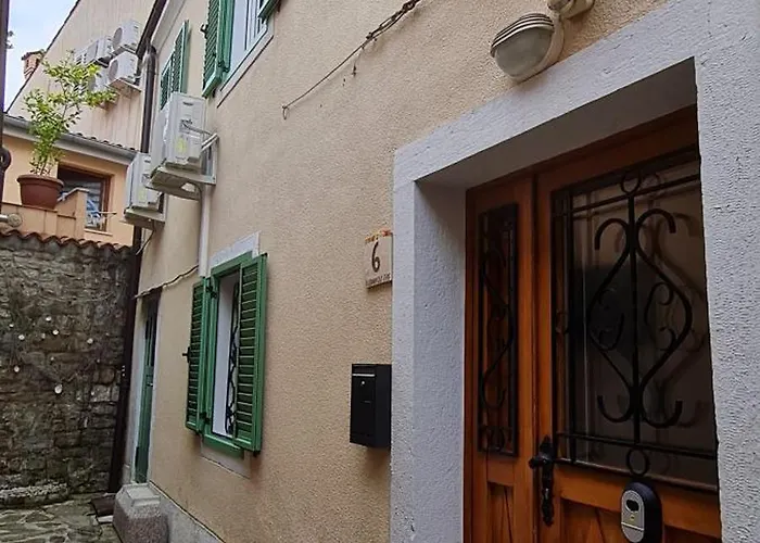 Three Mermaids House 度假居